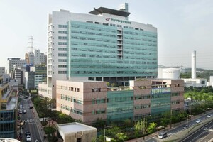 Dongtan receives 'Innovative Education Center Award' for minimally invasive spine surgery